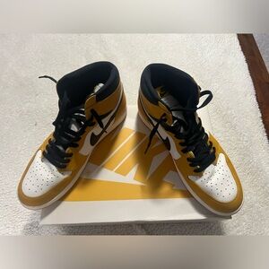 Nike Air Jordan 1 Retro High OG Yellow Ochre size 14